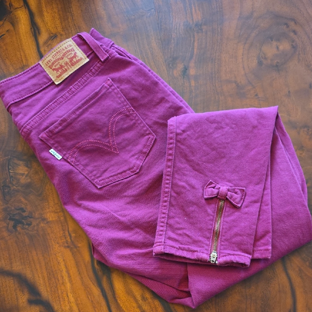 BOWS ARE EVERYTHING😍 LEVI STRAUSS& CO🌸LIKE NEW👠VINTAGE❤️DEAD STOCK
